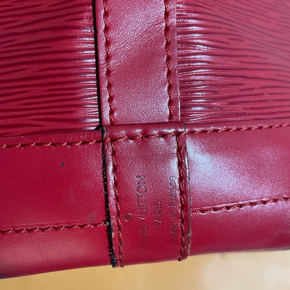 LOUIS VUITTON ❤️🌟 EPI NOE RED SHOULDER BAG ⭐️ - Picture 3 of 10